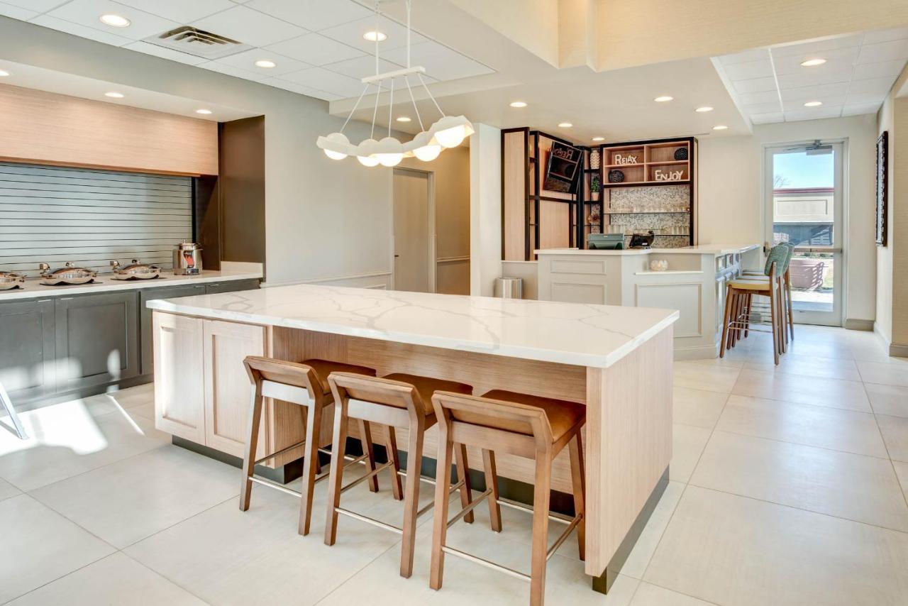 Hilton Garden Inn Лейкууд Екстериор снимка