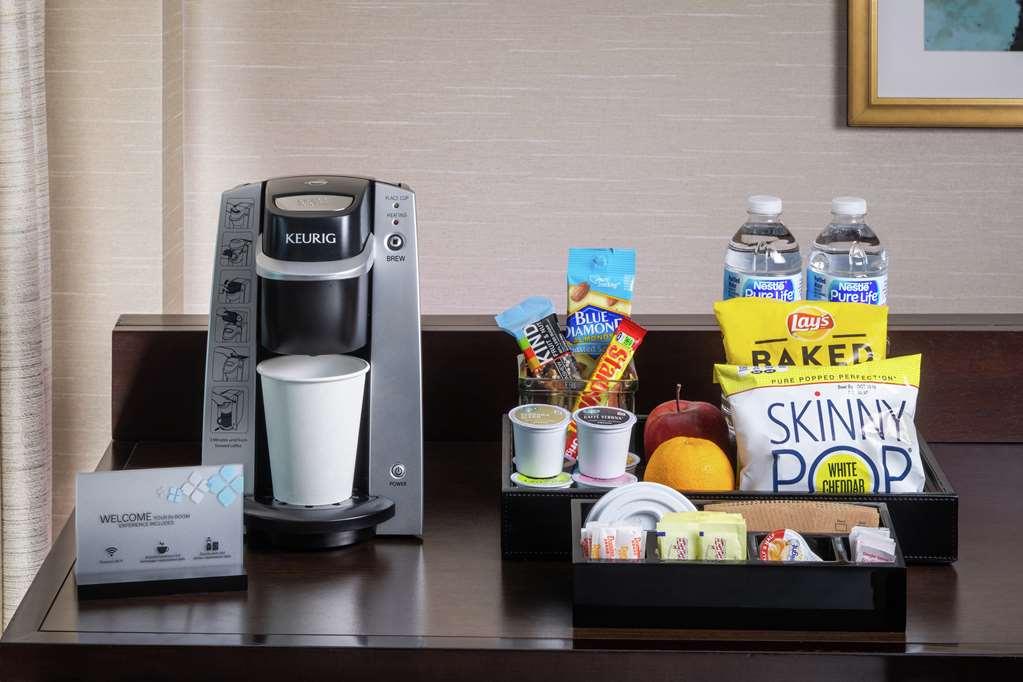 Hilton Garden Inn Лейкууд Стая снимка