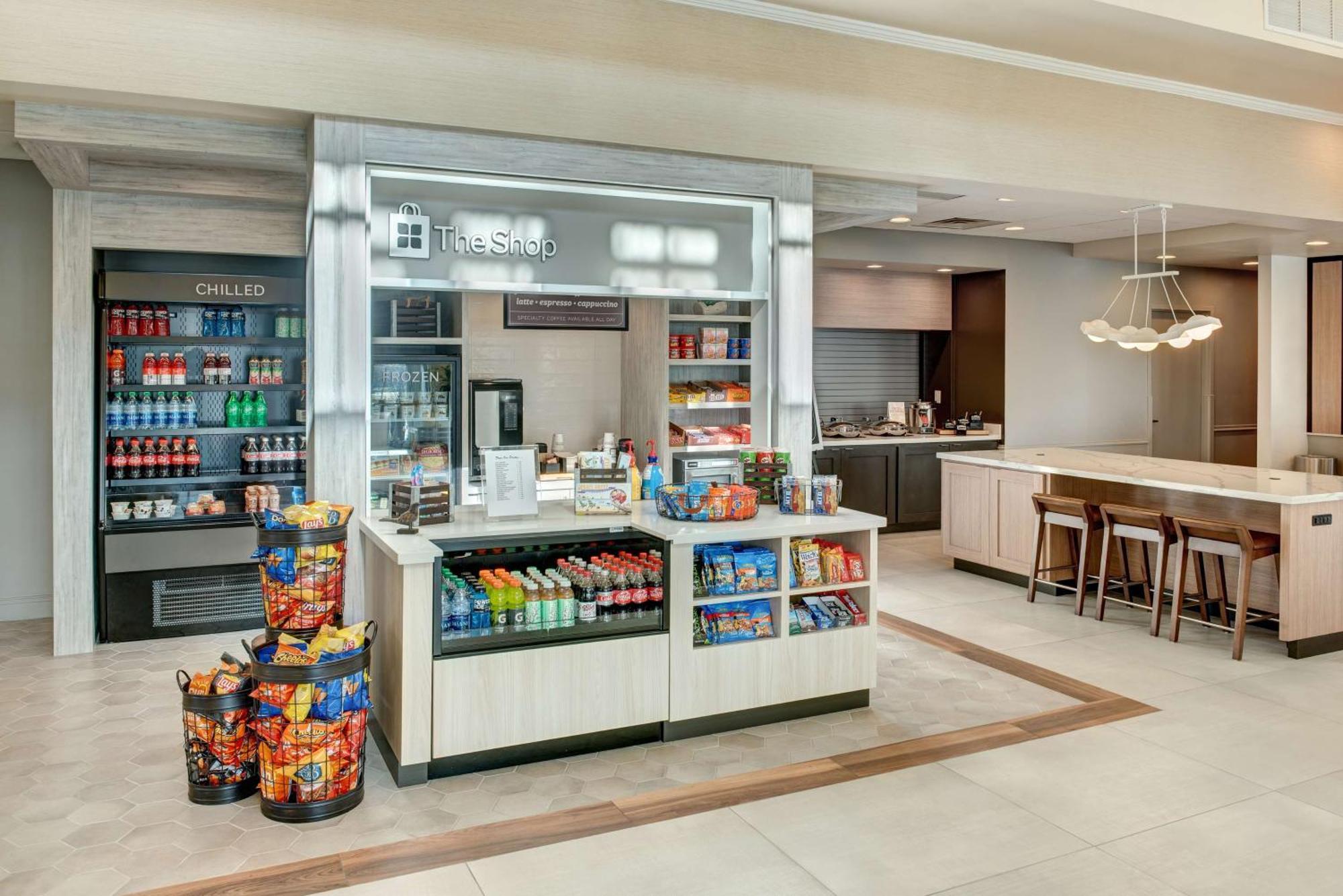 Hilton Garden Inn Лейкууд Екстериор снимка