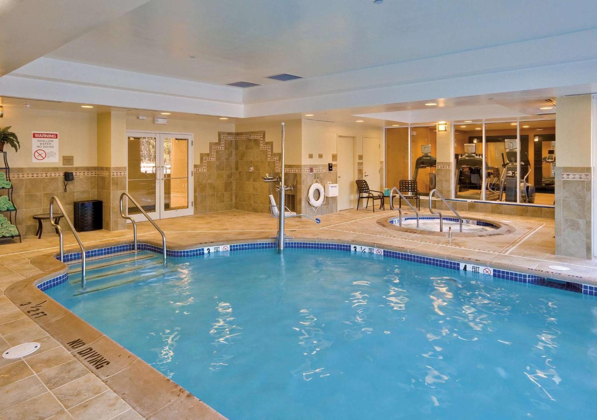 Hilton Garden Inn Лейкууд Екстериор снимка