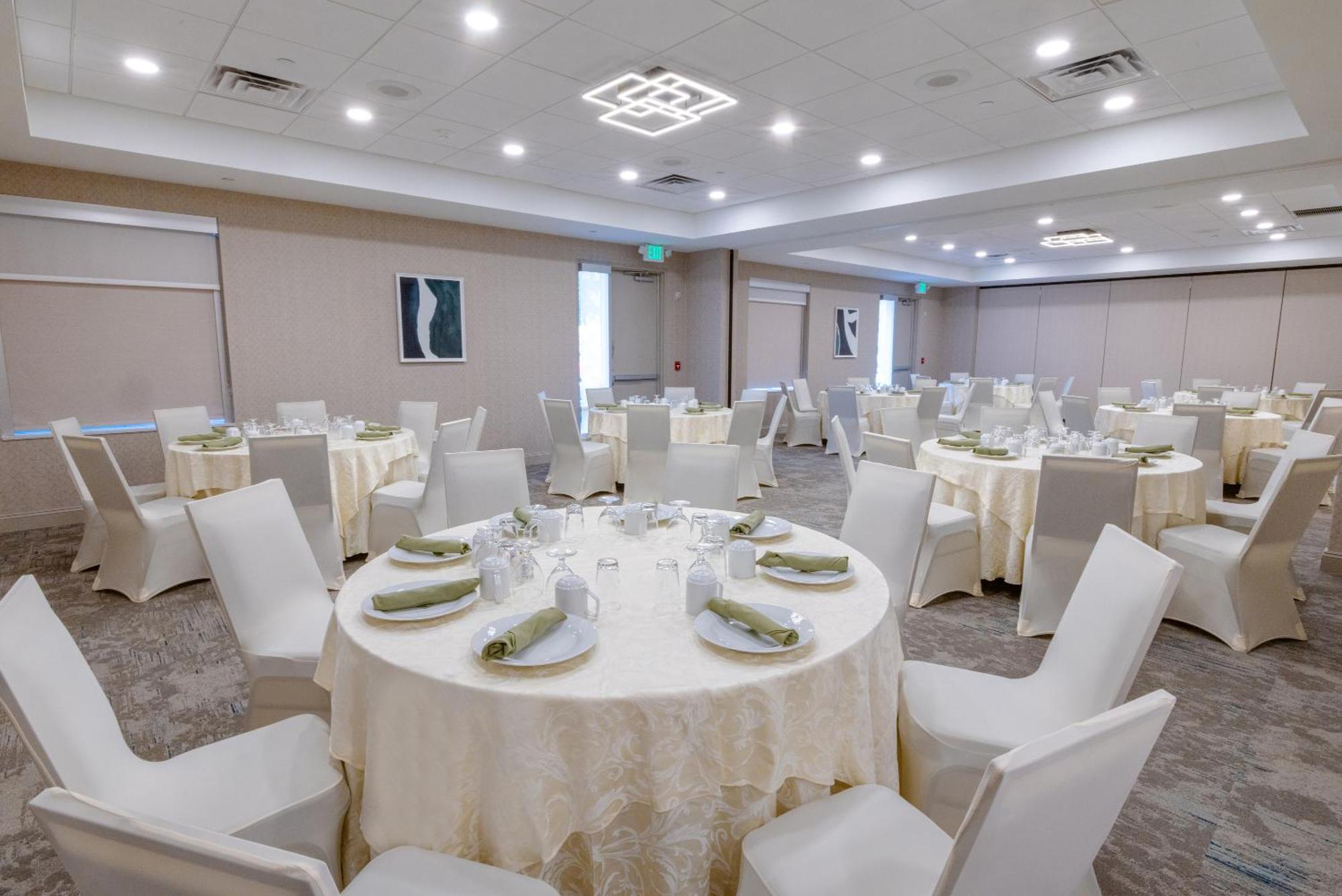 Hilton Garden Inn Лейкууд Екстериор снимка