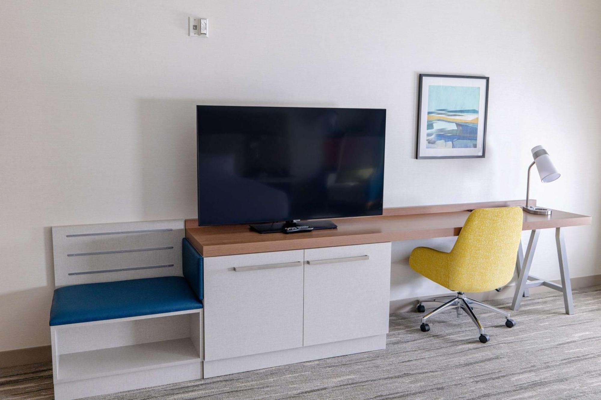Hilton Garden Inn Лейкууд Екстериор снимка