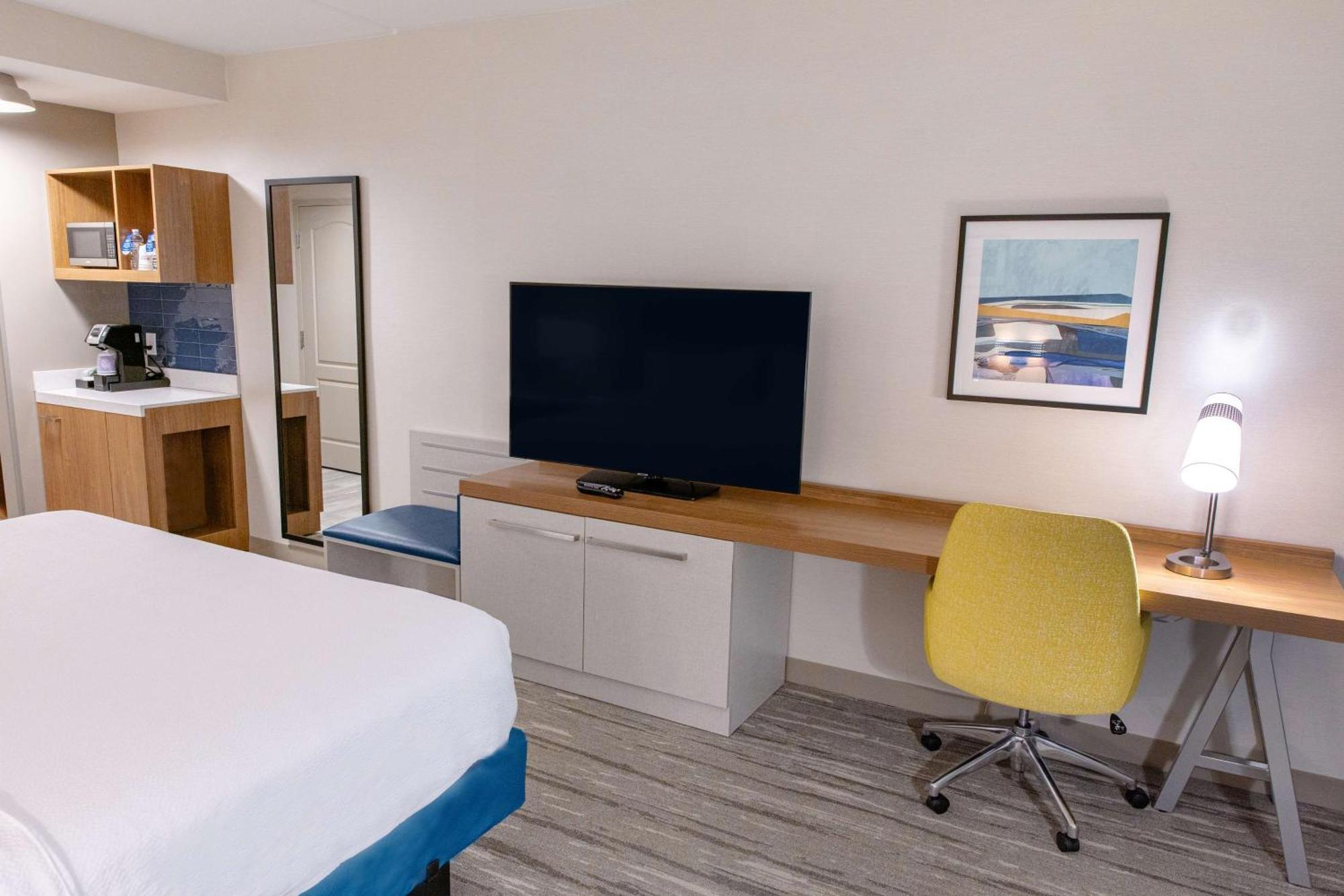 Hilton Garden Inn Лейкууд Екстериор снимка